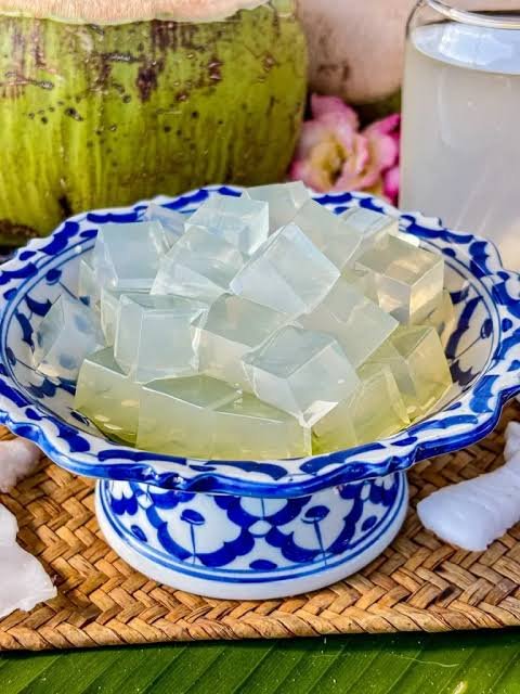 how to store cut coconut in fridge